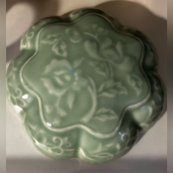 Chopsticks Andrea by Sadek Hand Carved Celadon Longquan w/Flowers & Ruyi Design. - Picture 2 of 15